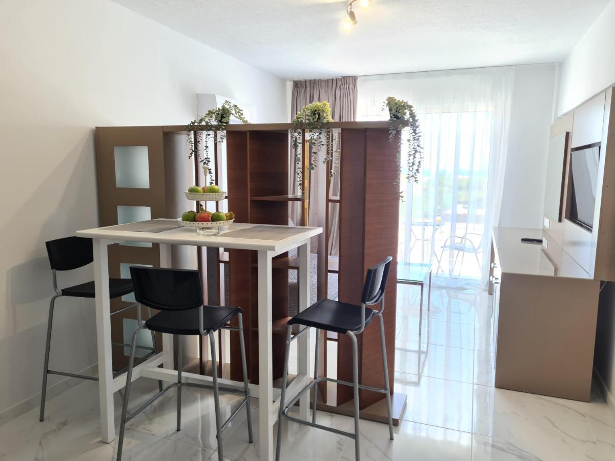 Fotoxenia Luxury Apts Paralimni Ngoại thất bức ảnh