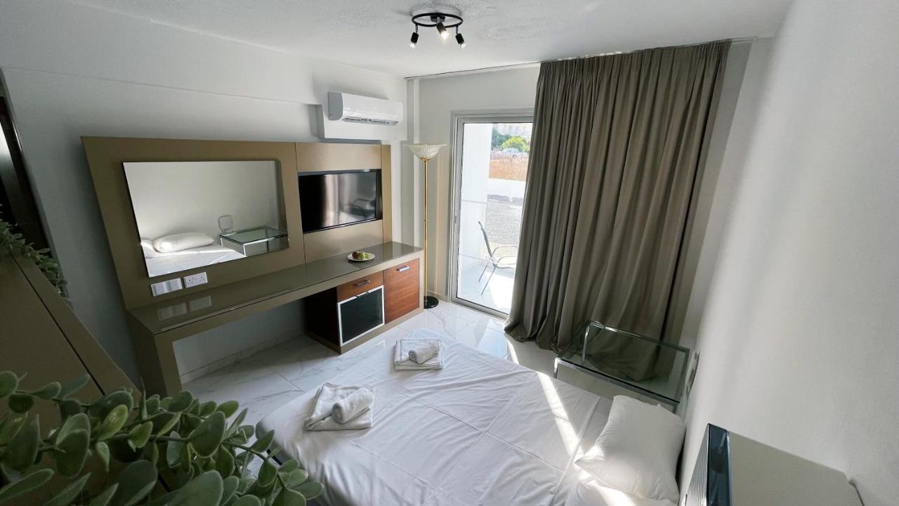 Fotoxenia Luxury Apts Paralimni Ngoại thất bức ảnh